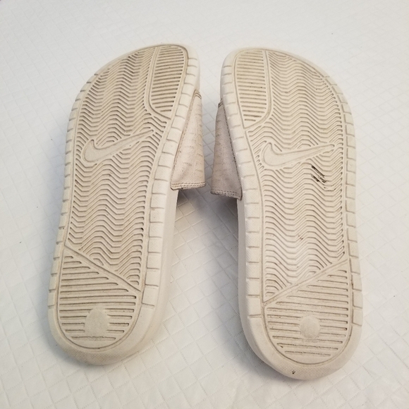 Nike Benassi Sandal White Women Size 7 AO1036-100 - Picture 5 of 6